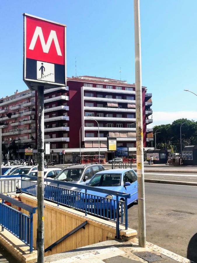 Attico Luminoso Terrazza Metro A Aria Cond Wifi Apartment Rome Exterior photo